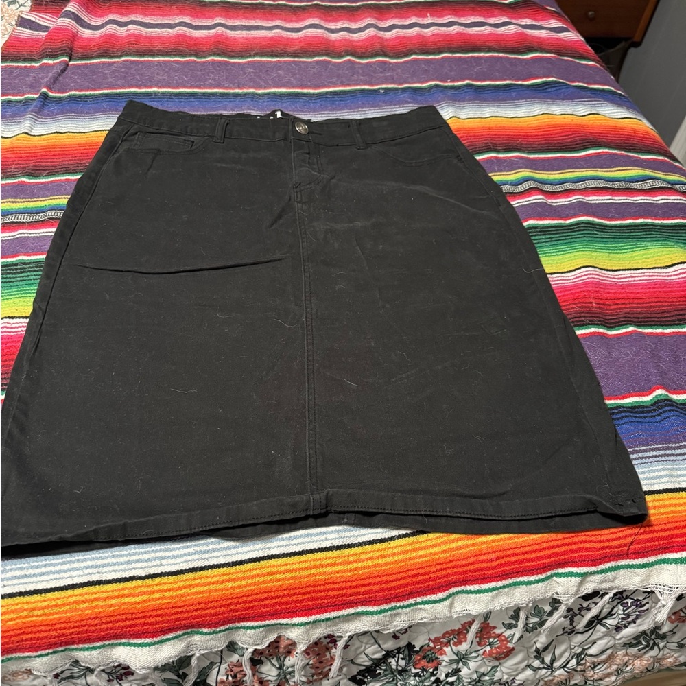 Elegant Black Pencil Skirt